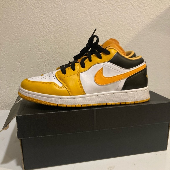 Air Jordan 1 low - Picture 8 of 13